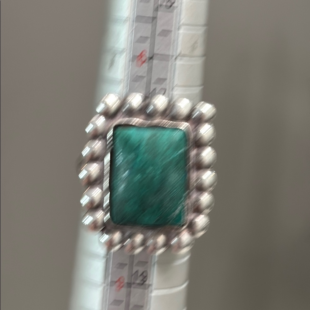 Elegant Silver and Green Stone Ring - Picture 8 of 14